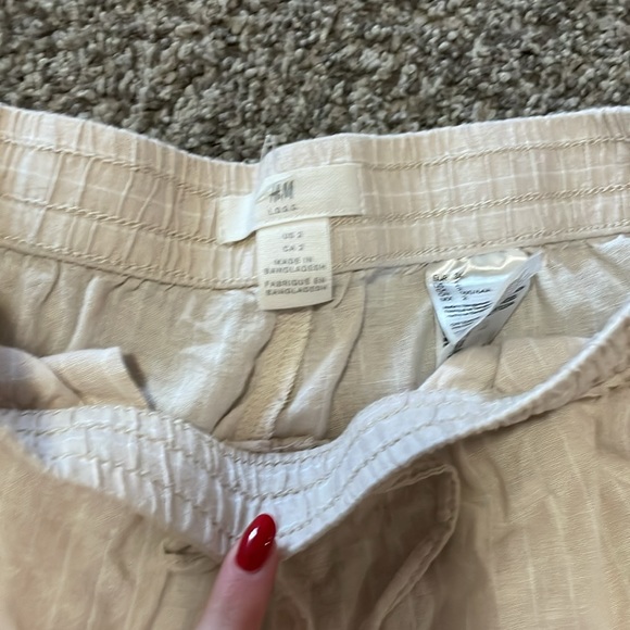 Super cute beachy tan shorts - Picture 2 of 3